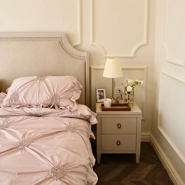 Solid Wood Nightstands – Perfect for Modern Bedrooms