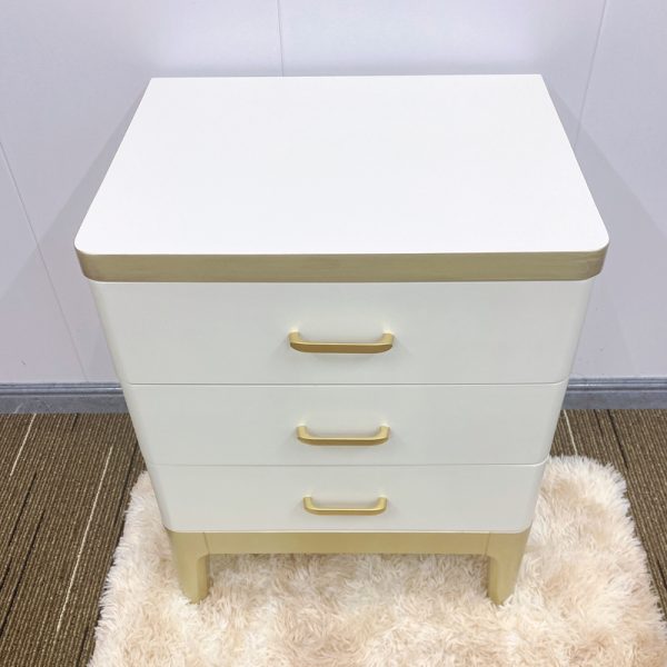 Elegant Solid Wood Nightstands – Wholesale Deals for Retailers