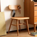 Minimalist Solid Wood Accent Chair – Lightweight Design for Compact Spaces