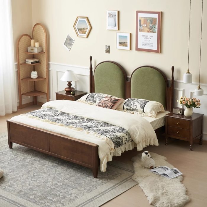 Built from high-quality rubberwood to withstand frequent use. Vintage design brings old-world charm to your bedroom. Perfect for those seeking both aesthetic and practical appeal.