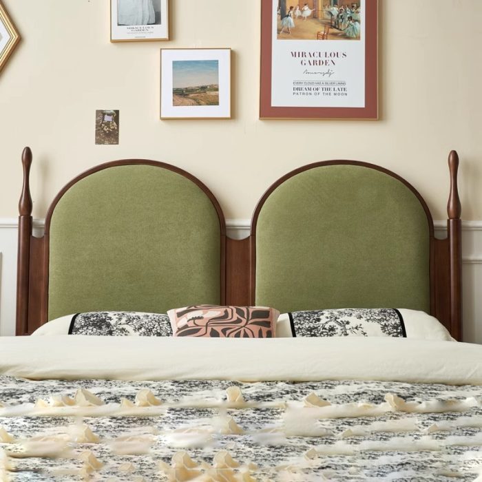 Built from high-quality rubberwood to withstand frequent use. Vintage design brings old-world charm to your bedroom. Perfect for those seeking both aesthetic and practical appeal.