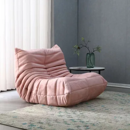 This chair embodies the essence of contemporary style and traditional comfort. Its sleek presence enhances any room's atmosphere. Perfect for those who value elegance in simplicity.