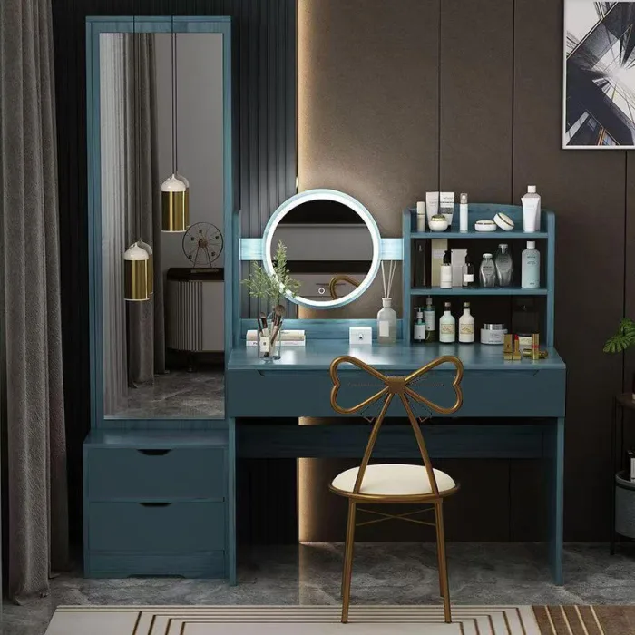 Telescoping Hotel Vanity