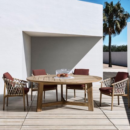  Find elegance and practicality in outdoor dining furniture.