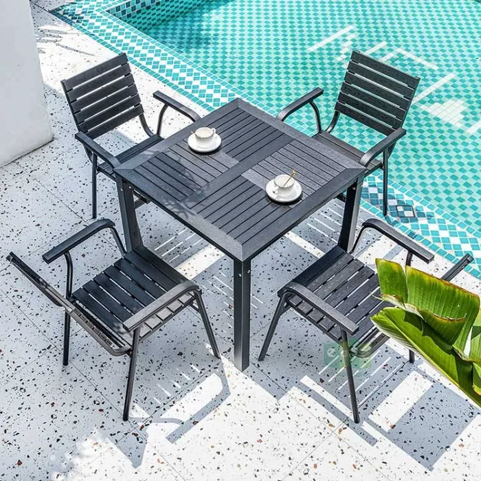 Smooth-gliding patio chairs